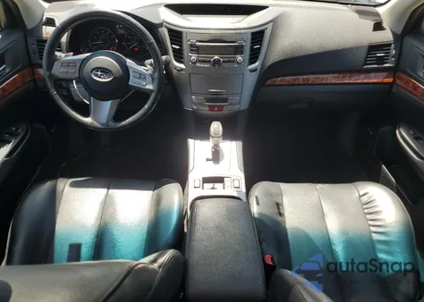 2011 Subaru Outback 3.6R Limited z USA, uszkodzony, nr VIN 4S4BRDKC2B2401288